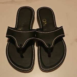 KINO from KEY WEST Women's Black Thong Sandals with Contrast Stitching SZ 10